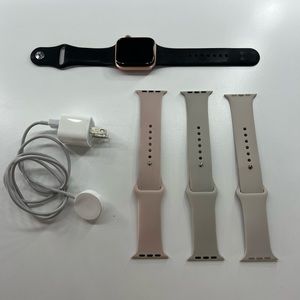 COPY - Series 4 Rose Gold Apple Watch, 44 mm